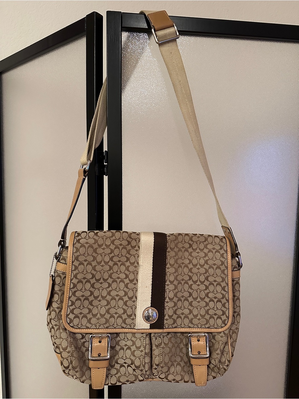 COACH F70182 Y2K Vintage Voyager Signature Canvas Medium Messenger Crossbody Bag
